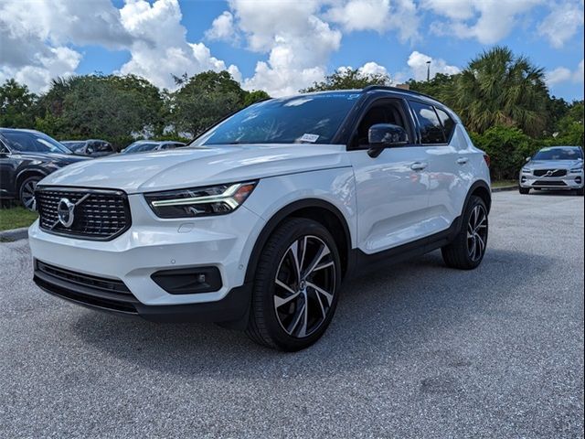 2021 Volvo XC40 R-Design