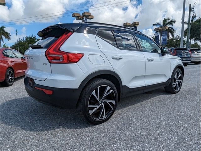 2021 Volvo XC40 R-Design