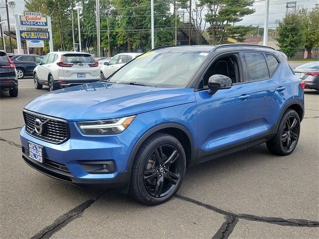 2021 Volvo XC40 R-Design