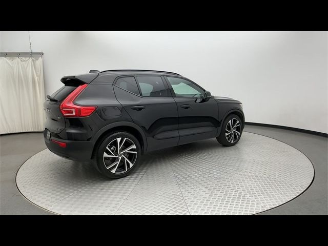 2021 Volvo XC40 R-Design