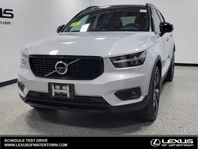 2021 Volvo XC40 R-Design