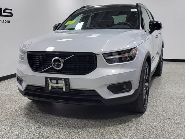 2021 Volvo XC40 R-Design