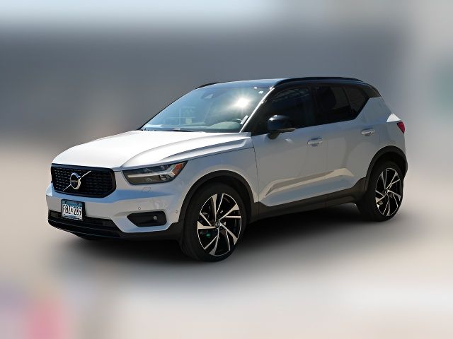 2021 Volvo XC40 R-Design