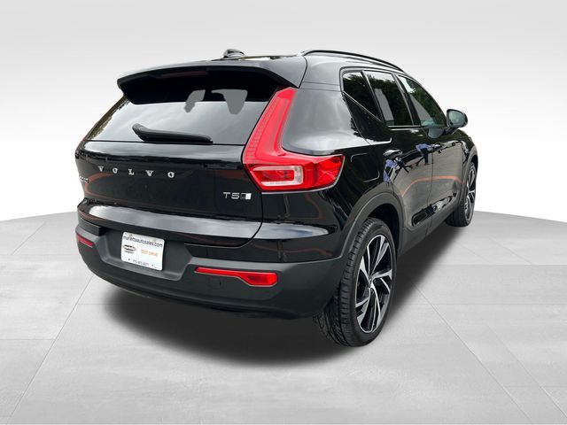 2021 Volvo XC40 R-Design