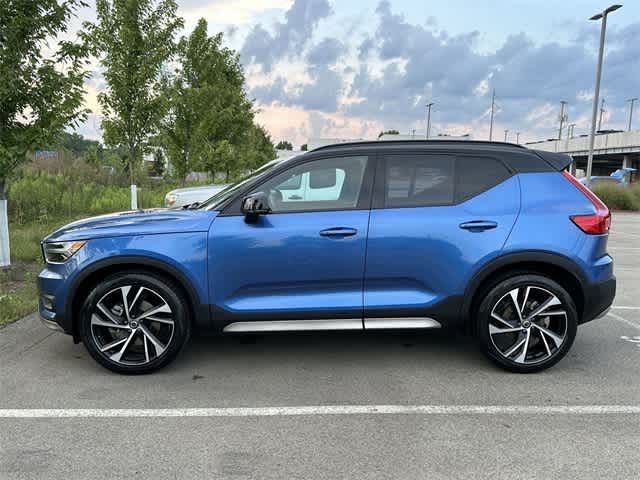 2021 Volvo XC40 R-Design