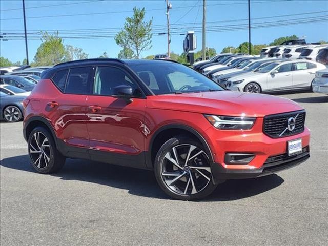 2021 Volvo XC40 R-Design