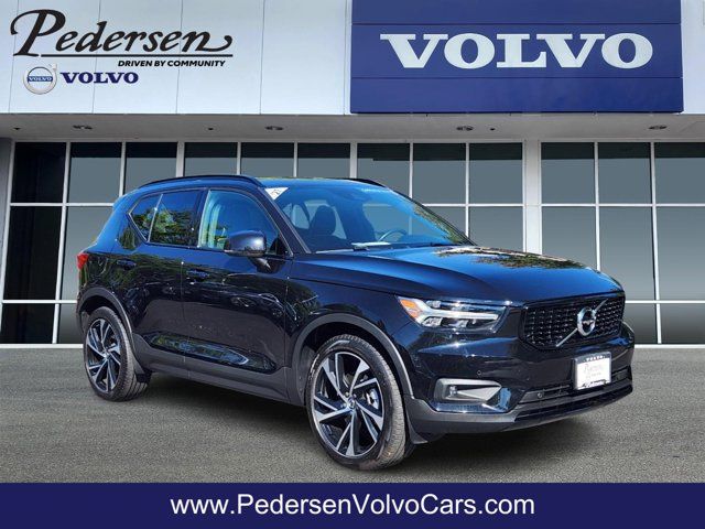 2021 Volvo XC40 R-Design