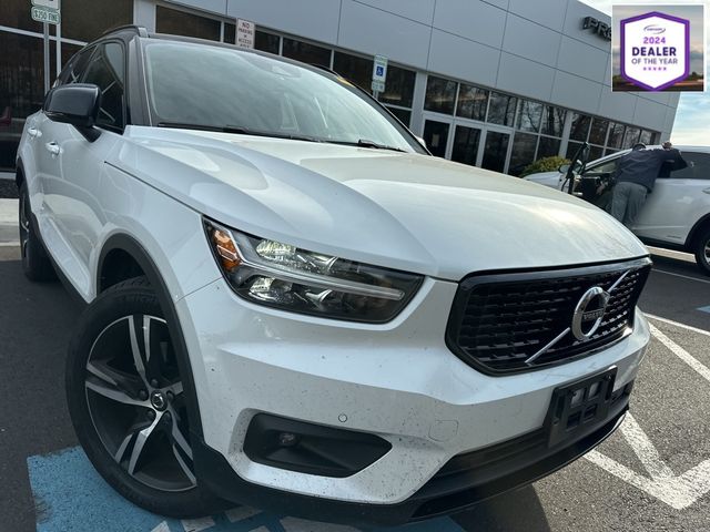 2021 Volvo XC40 R-Design