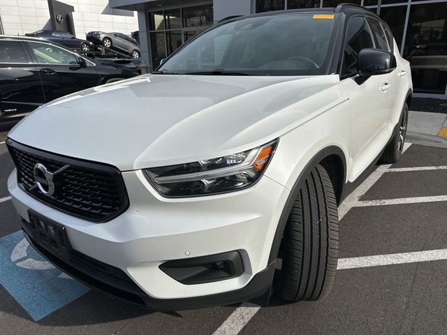 2021 Volvo XC40 R-Design