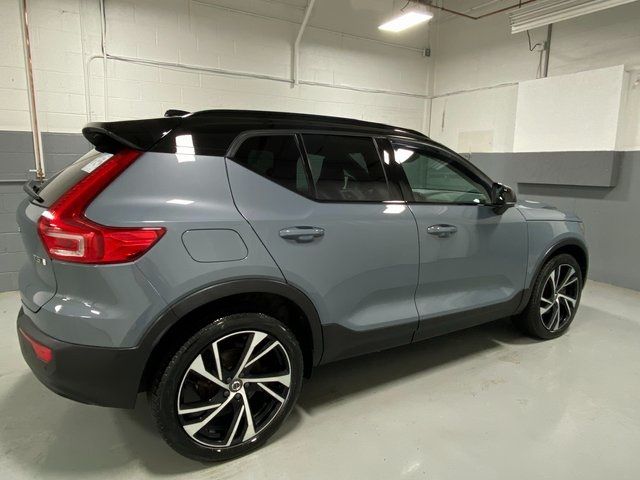 2021 Volvo XC40 R-Design