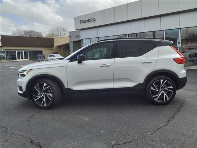 2021 Volvo XC40 R-Design