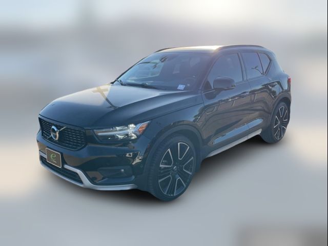 2021 Volvo XC40 R-Design