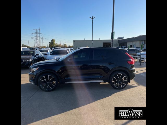 2021 Volvo XC40 R-Design