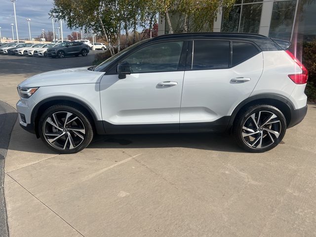 2021 Volvo XC40 R-Design