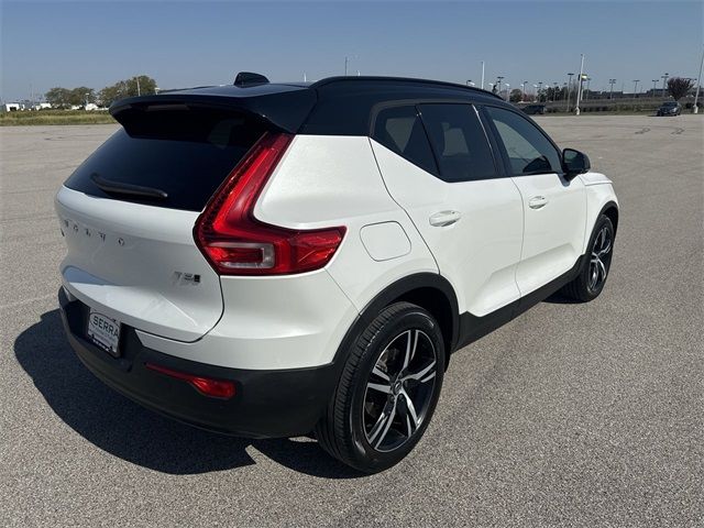 2021 Volvo XC40 R-Design