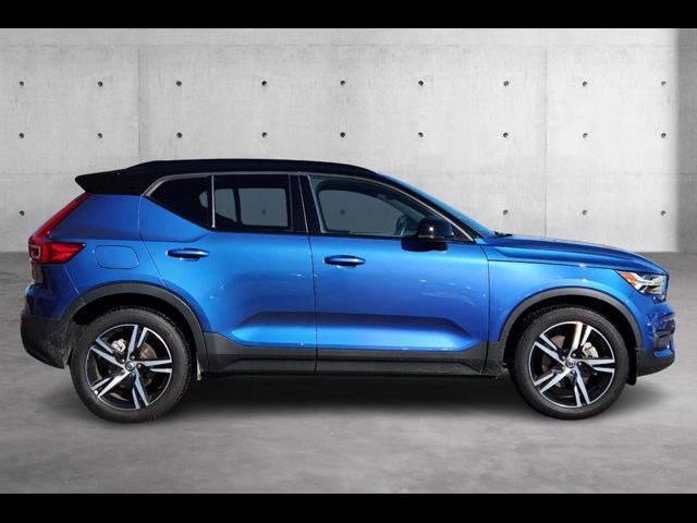 2021 Volvo XC40 R-Design