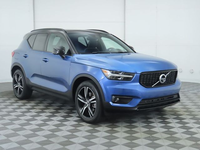 2021 Volvo XC40 R-Design