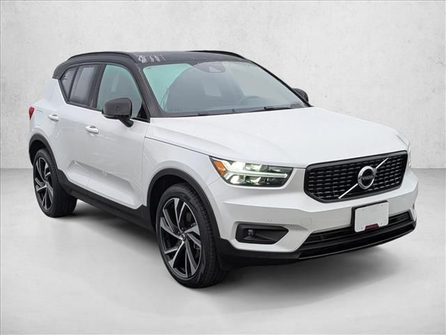 2021 Volvo XC40 R-Design
