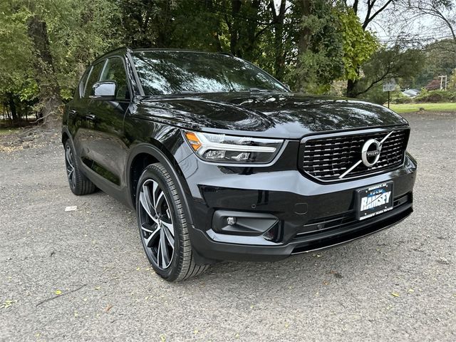 2021 Volvo XC40 R-Design