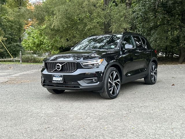 2021 Volvo XC40 R-Design