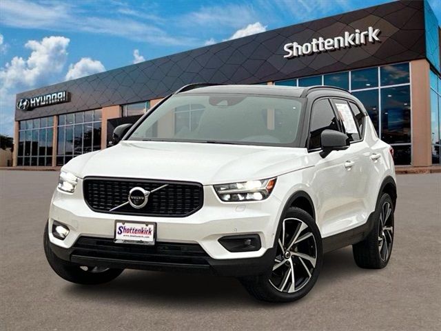 2021 Volvo XC40 R-Design