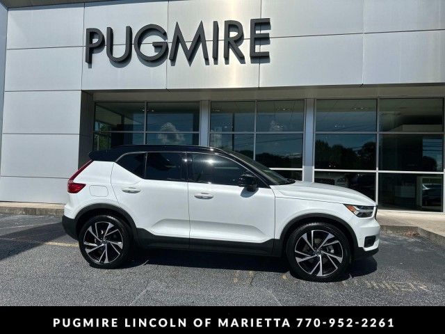 2021 Volvo XC40 R-Design