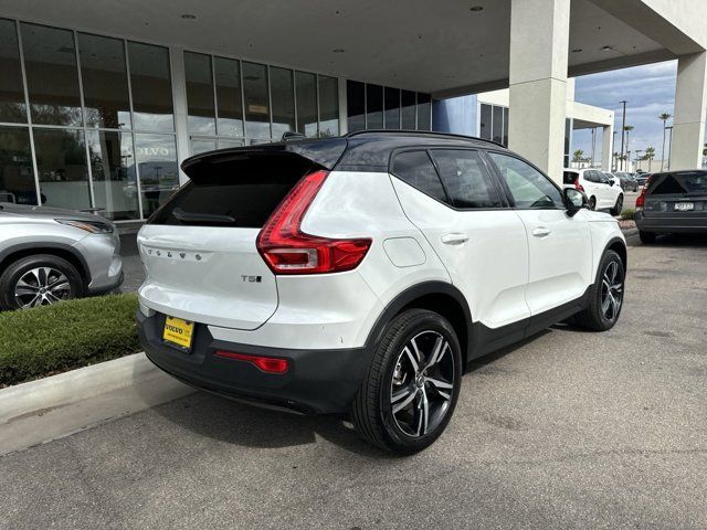 2021 Volvo XC40 R-Design