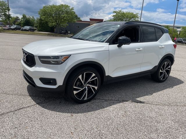 2021 Volvo XC40 R-Design