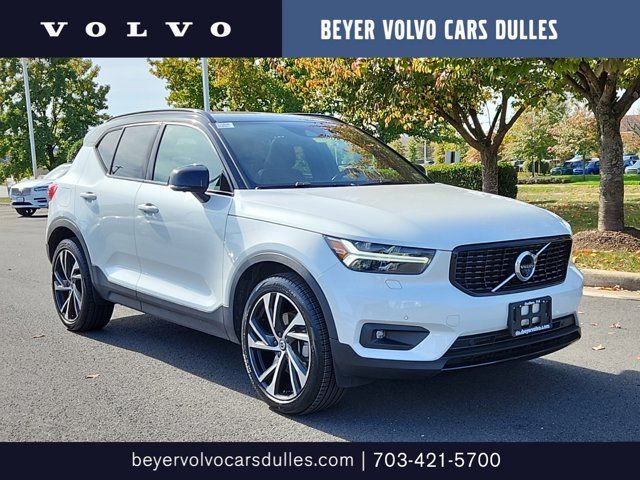 2021 Volvo XC40 R-Design