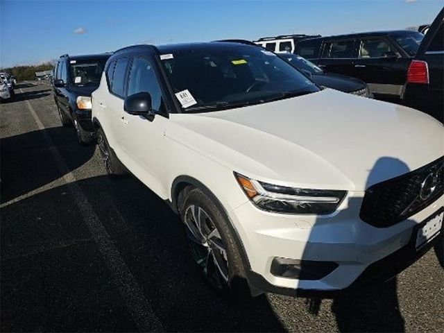 2021 Volvo XC40 R-Design