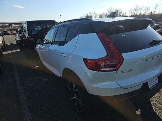 2021 Volvo XC40 R-Design