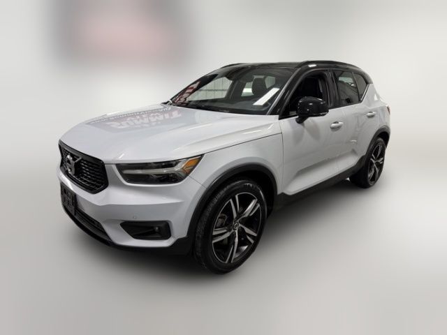 2021 Volvo XC40 R-Design
