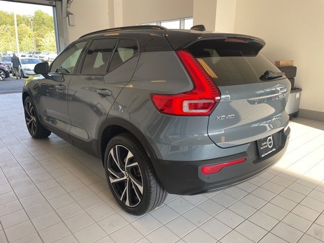 2021 Volvo XC40 R-Design