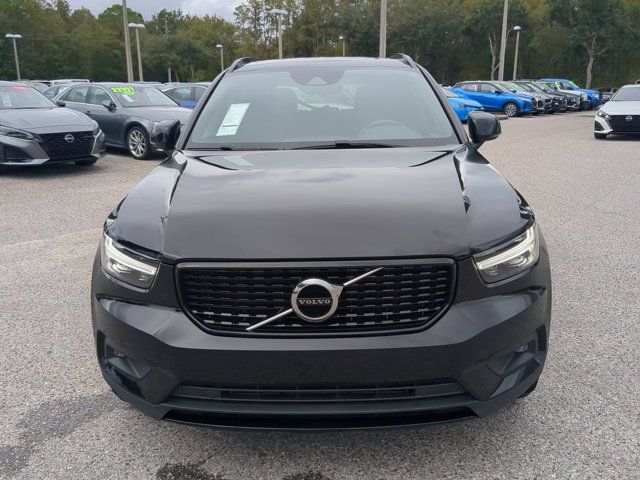 2021 Volvo XC40 R-Design