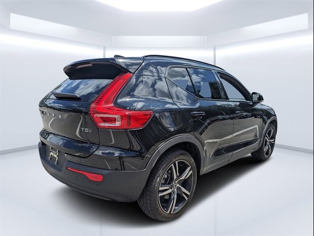 2021 Volvo XC40 R-Design