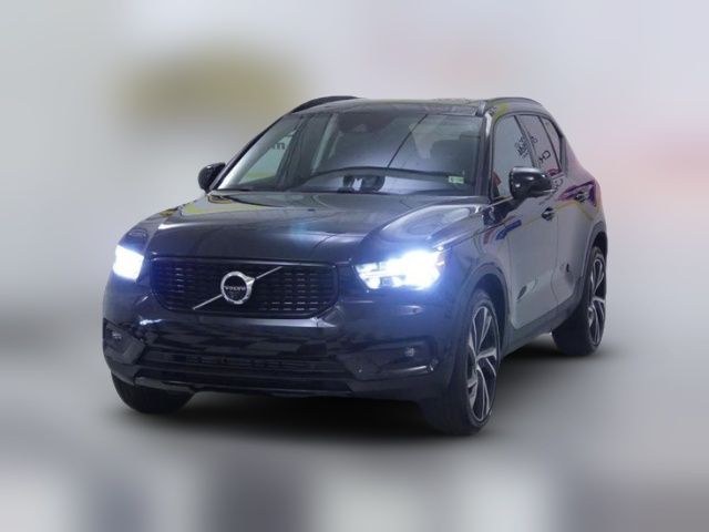 2021 Volvo XC40 R-Design