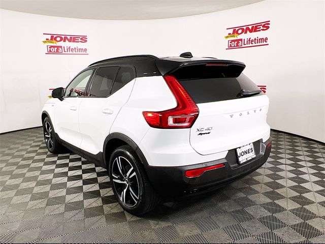 2021 Volvo XC40 R-Design