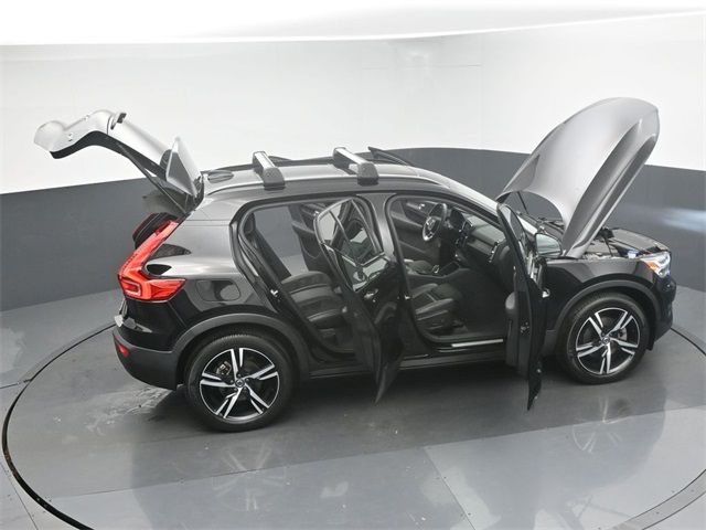 2021 Volvo XC40 R-Design