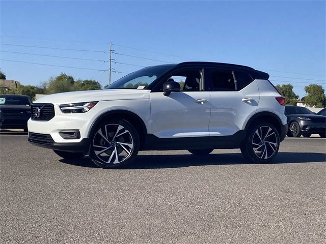 2021 Volvo XC40 R-Design