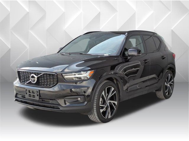 2021 Volvo XC40 R-Design