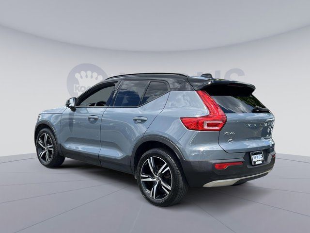 2021 Volvo XC40 R-Design