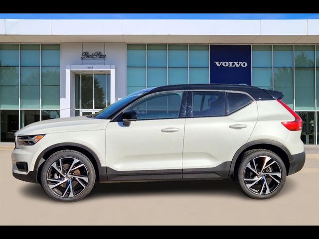 2021 Volvo XC40 R-Design