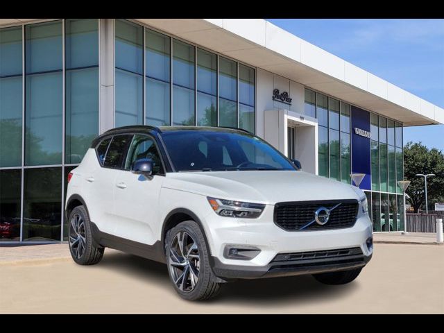 2021 Volvo XC40 R-Design