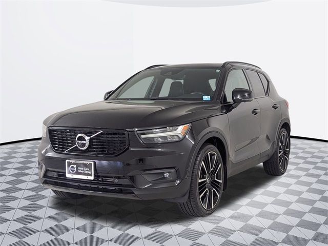 2021 Volvo XC40 R-Design