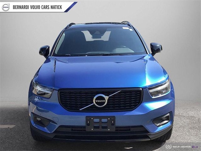 2021 Volvo XC40 R-Design