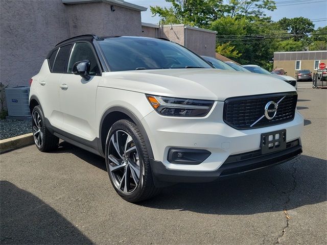 2021 Volvo XC40 R-Design