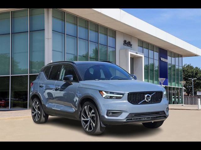 2021 Volvo XC40 R-Design