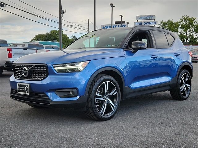 2021 Volvo XC40 R-Design