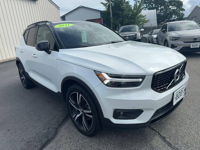 2021 Volvo XC40 R-Design