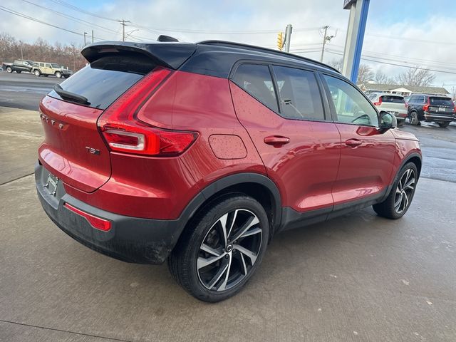 2021 Volvo XC40 R-Design